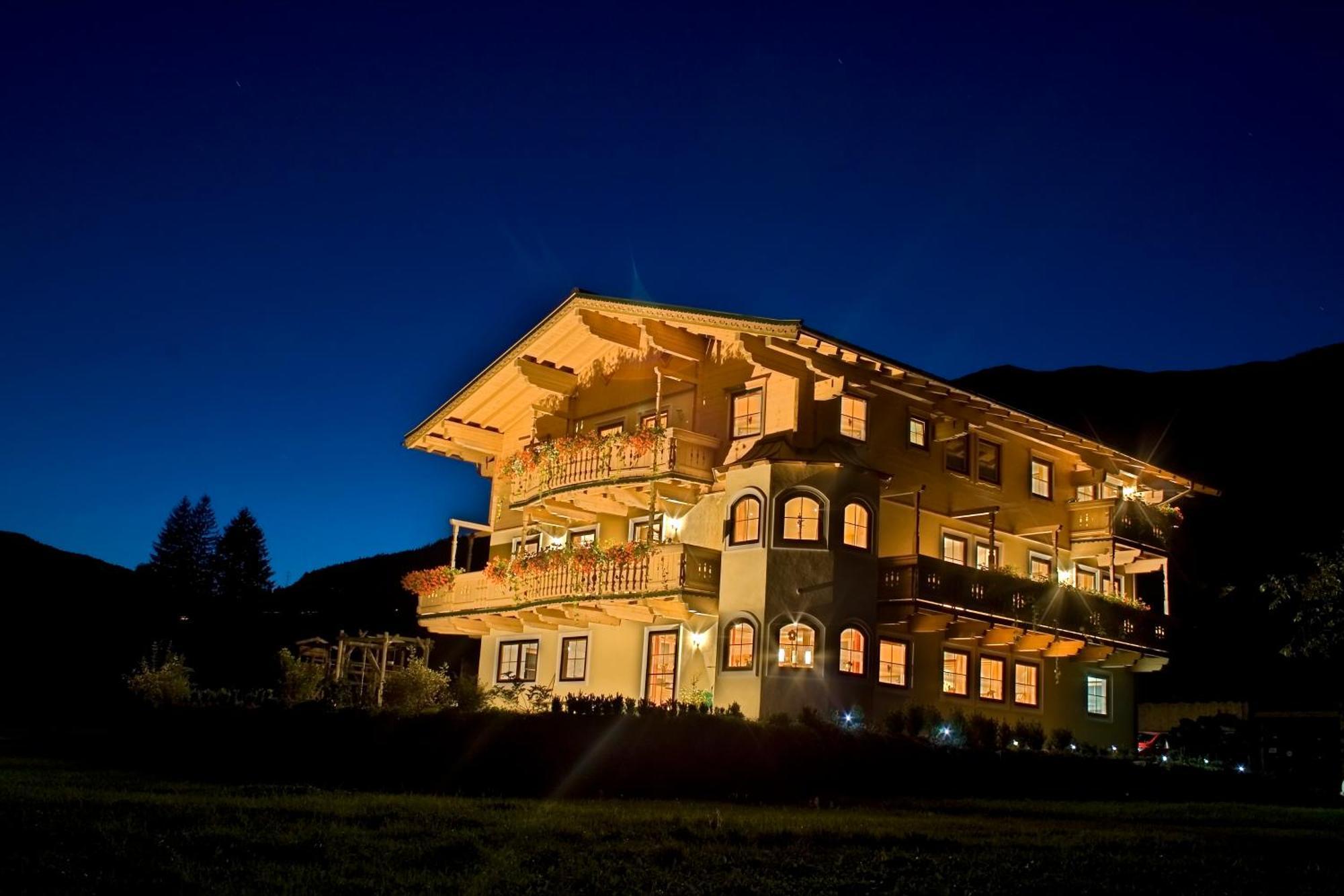Bio-Bauernhof Obertrattenbachhof Neukirchen am Großvenediger Exterior foto